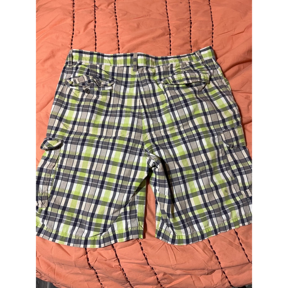 Men's IZOD Plaid Cargo Shorts Size 38 Green Navy - Picture 2 of 3